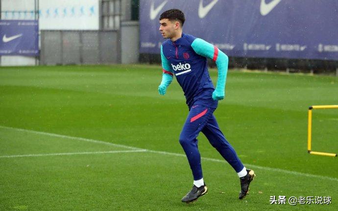 朗格莱又成“背锅侠”，巴萨的这种进攻套路，范戴克来了也没用