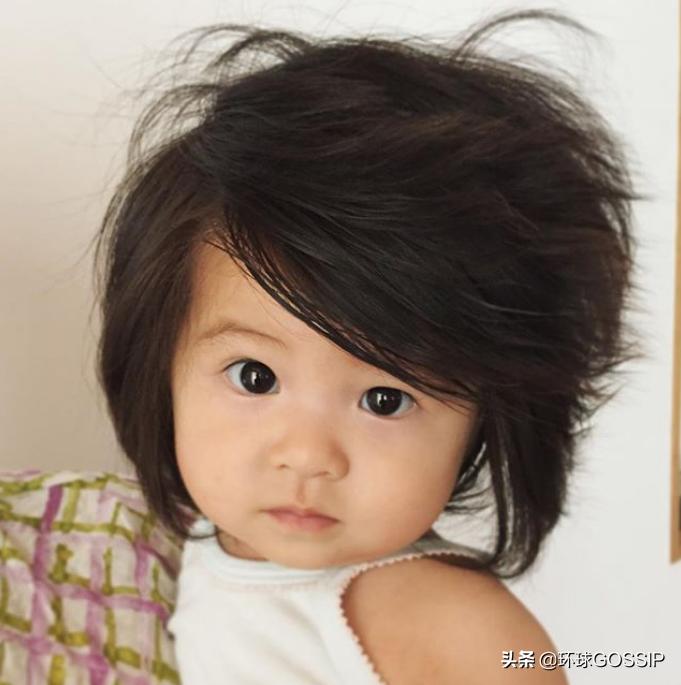 日本网红“爆炸头宝宝”接拍第一支洗发水广告，成为全球最小发模