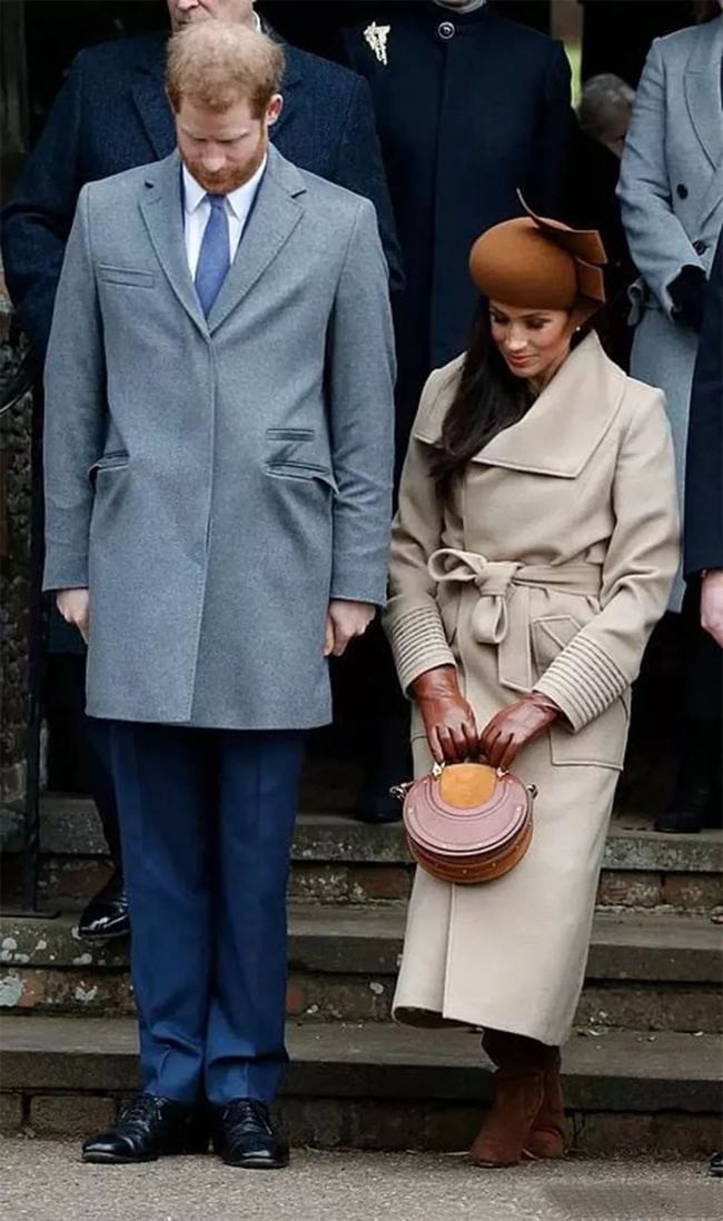 梅根回归王室后首次见女王,梅根出席王室活动不自信