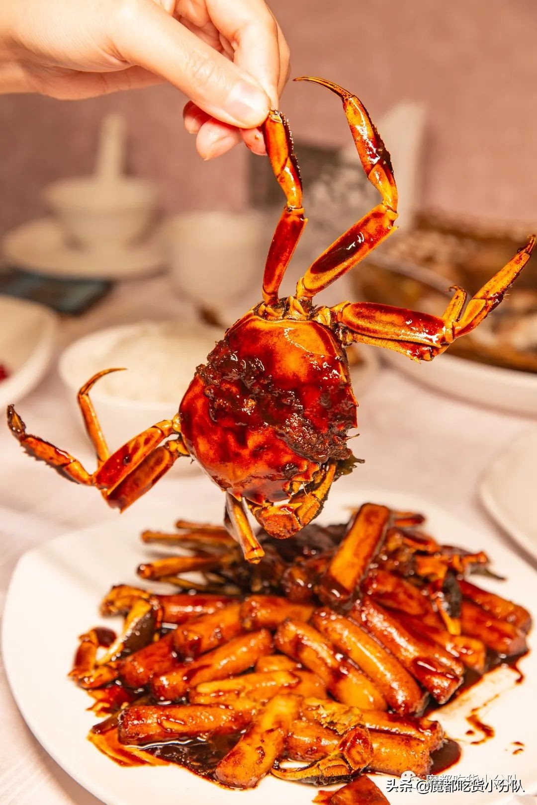 这店，客人提行李箱去吃