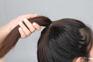 不要再披头散发了减龄高马尾教程,别披头散发啦这款美发1分钟搞定