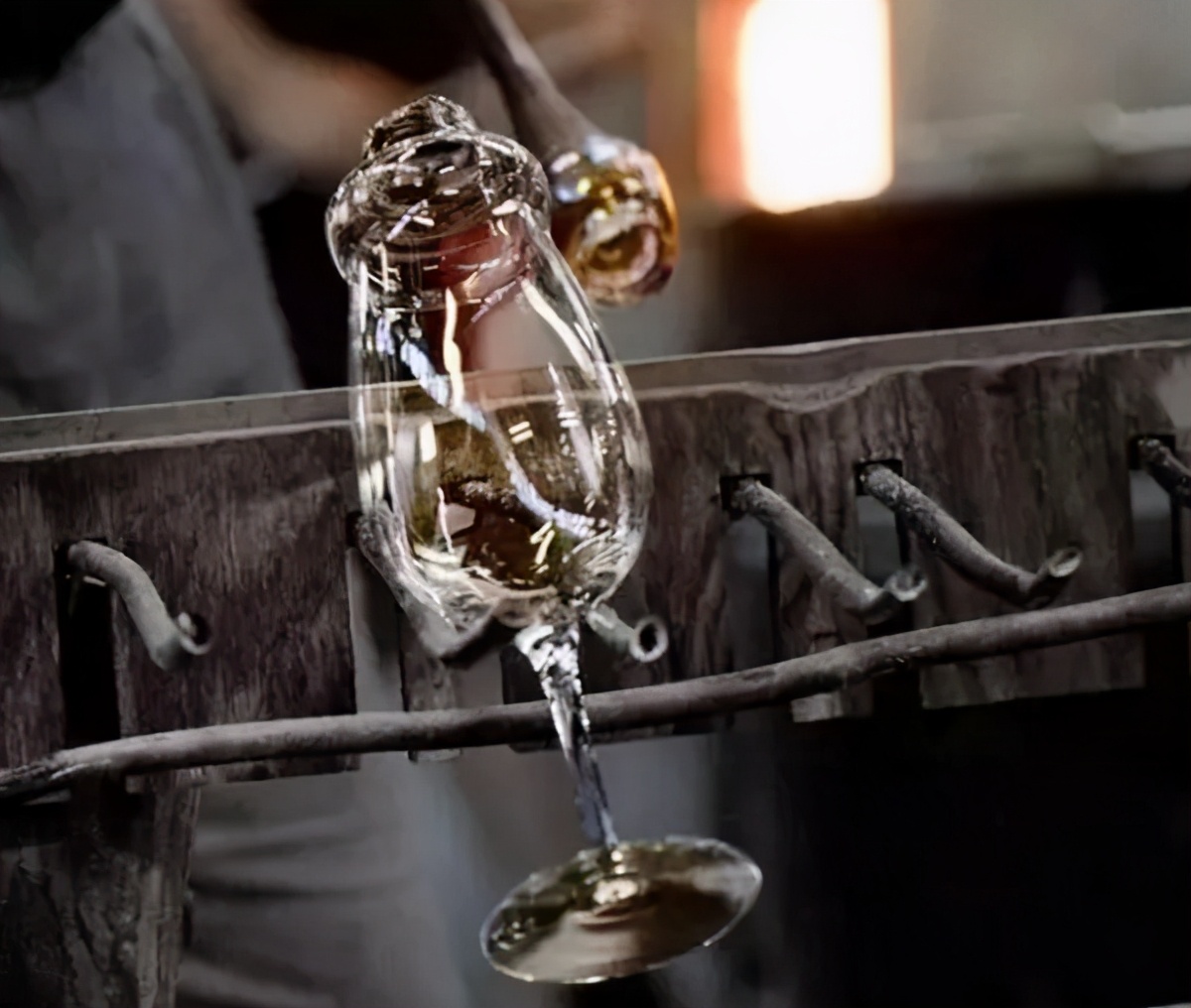 纯天然水晶杯和玻璃杯的区别,水晶杯与玻璃杯的区别