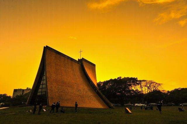 描写夕阳美景的句子20字左右,简单描写夕阳美景