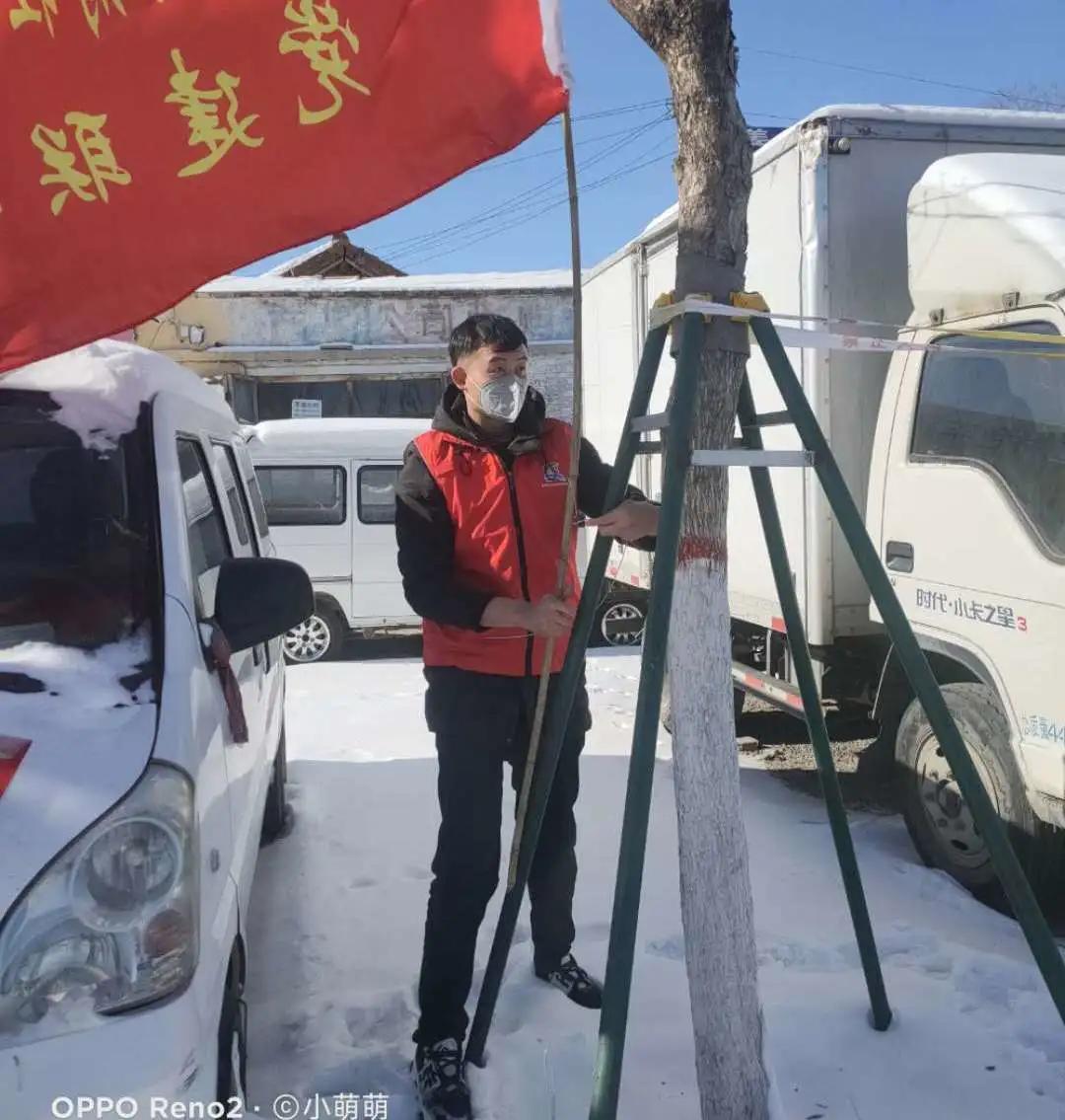 防疫街道志愿者,社区防疫党员志愿者在行动
