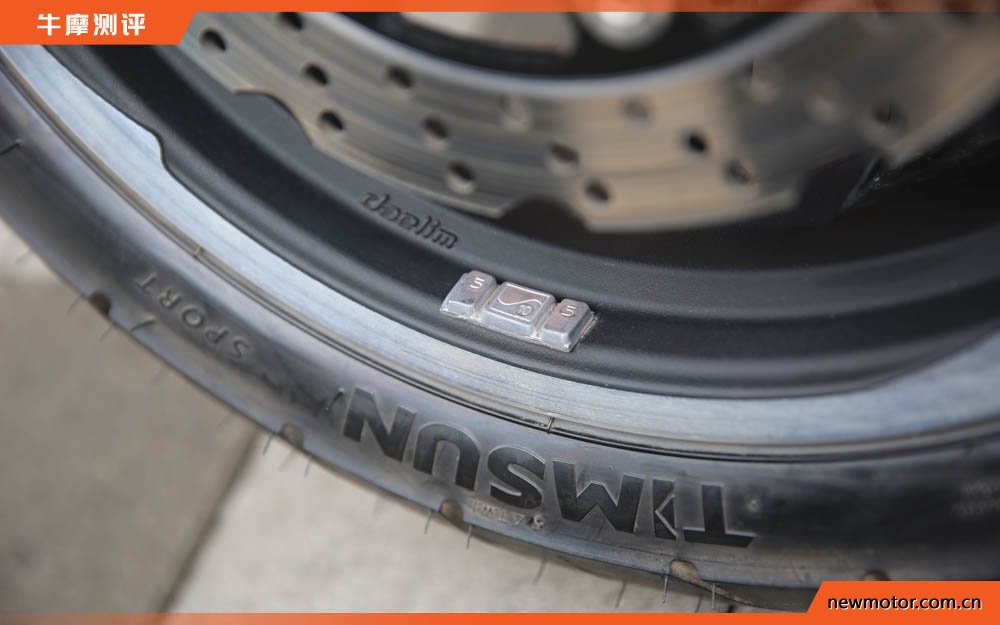 油箱17升续航可达400公里,最佳国产踏板摩旅车