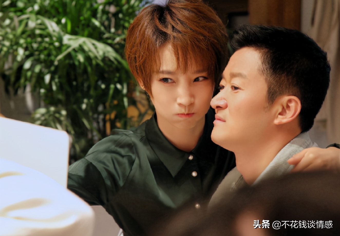 恋爱中劈腿是对对方最大的伤害,提防渣男最好的办法