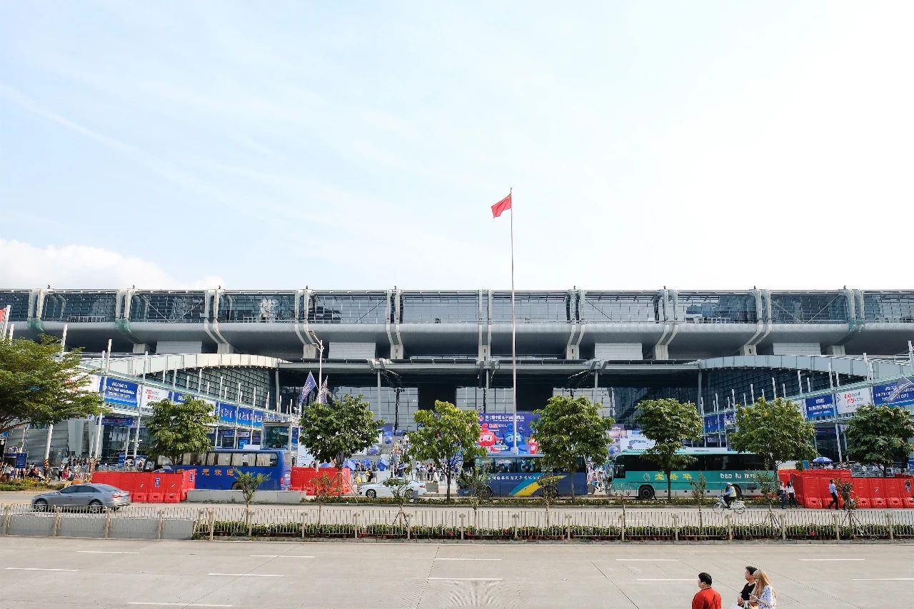 深圳11号线哪一站下车可以看海,坐深圳11号线去看海的地方