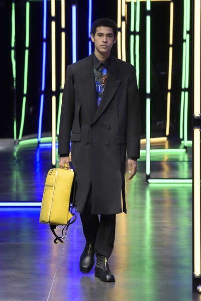 芬迪fendi2021男装,fendi芬迪2023春夏男装时装秀