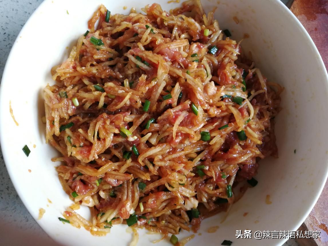 辣萝卜怎么包包子好吃,萝卜馅饺子怎么去除萝卜的味道