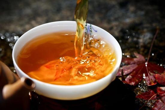 1972年，尼克松不满意毛主席送的4两茶叶，周总理如何轻松化解？