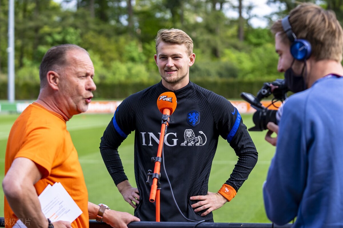 诺伊尔足坛十大神锋,德国足球队员颜值排行榜