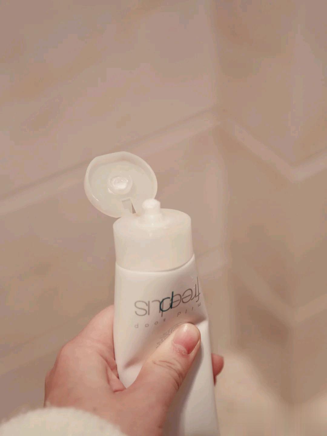 平价洗面奶推荐测评干皮不过敏,洗面奶推荐最新测评