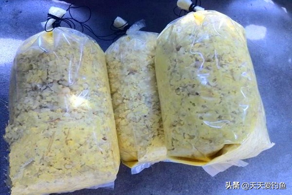 野钓海竿爆炸钩钓草鱼用什么料,海竿爆炸钩钓草鱼用的什么饵料