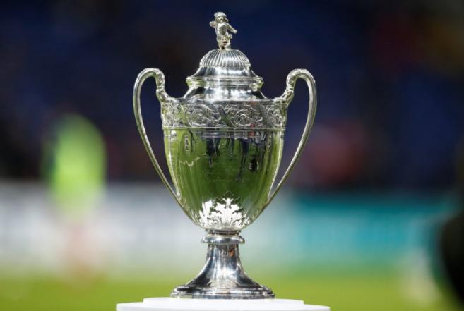 他们远行一万公里,只为击败一支高四个级别的球队