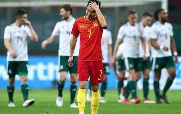 足球中锋无球跑动意识训练,无球跑位作用