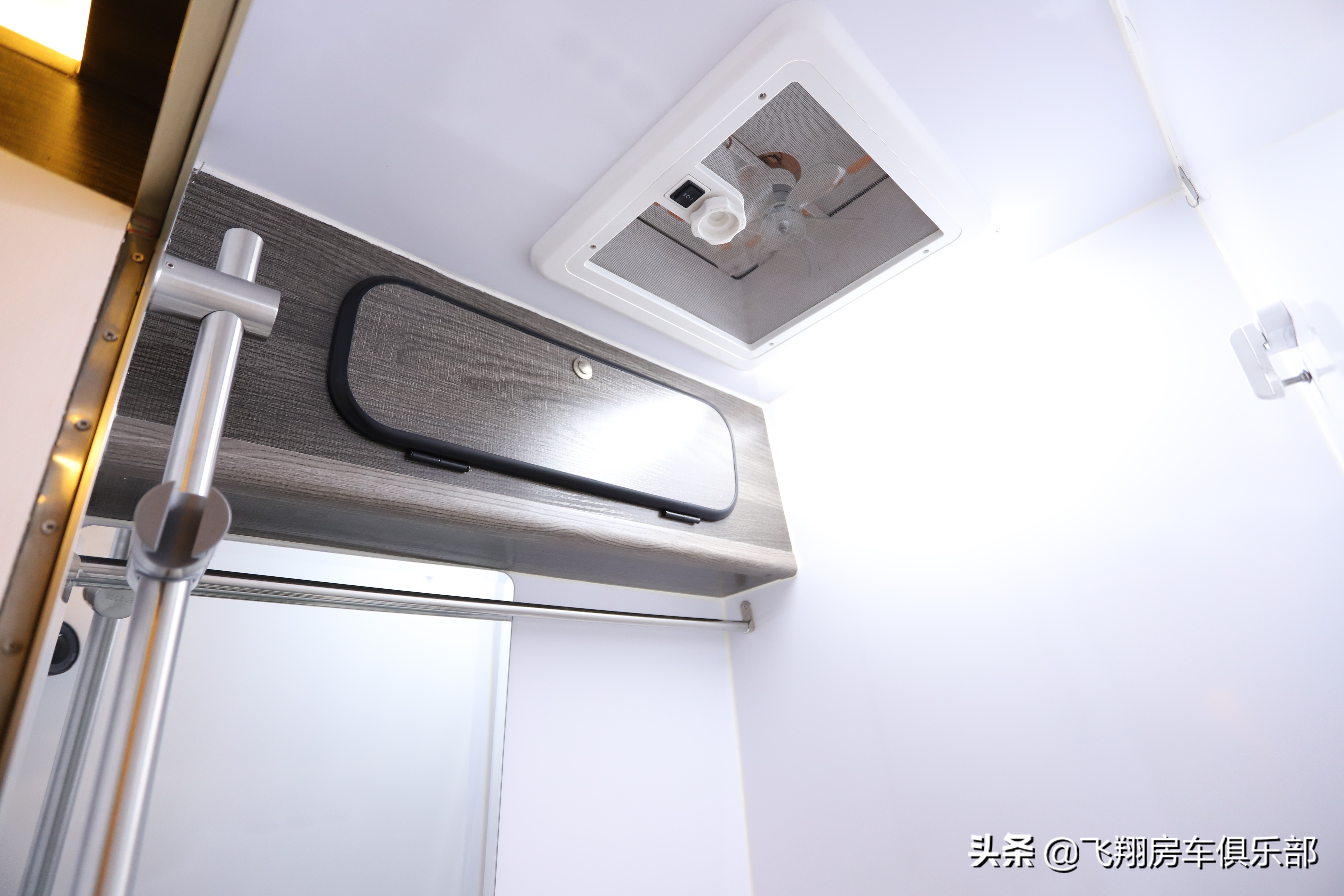 福特进口3.5tt双涡轮增压四驱房车,低调新福特全顺