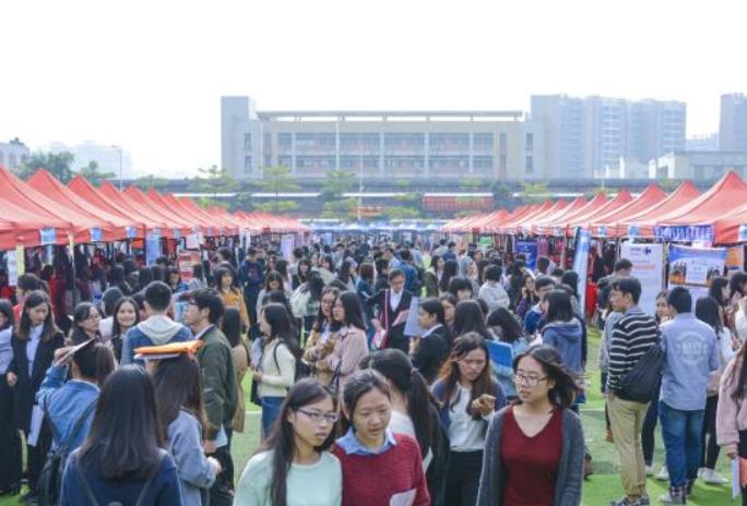 哪个省市盛产大学生？教育强省江苏不是最高的，内蒙古成了黑马