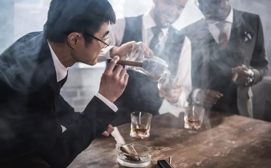 皮肤油腻毛孔粗大怎么解决,皮肤油腻毛孔粗大怎么调理