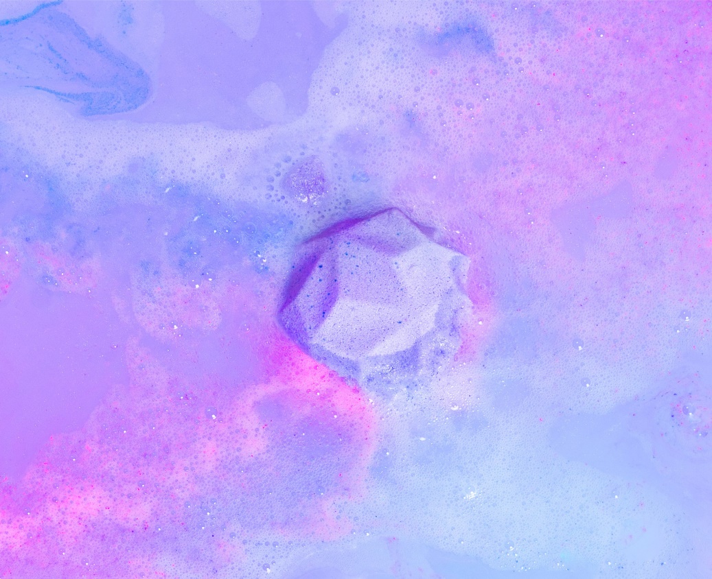 一颗少女手蕾解锁一场浴中奇思，于是身体被唤醒