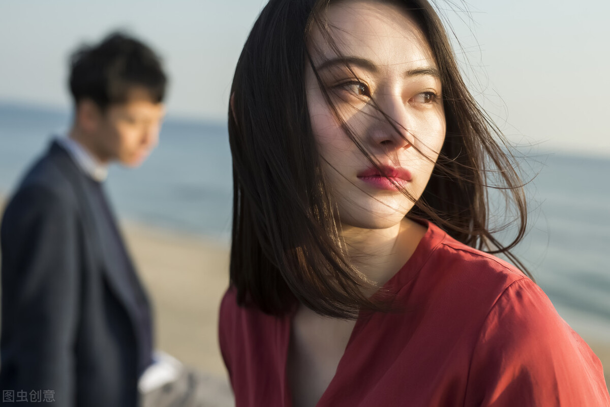 女朋友总被异性撩我该怎么办,为什么女朋友总被异性撩