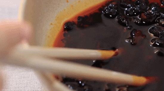 单月卖出10000双！用东北大米稻壳做的筷子，一冲即净还不易发霉