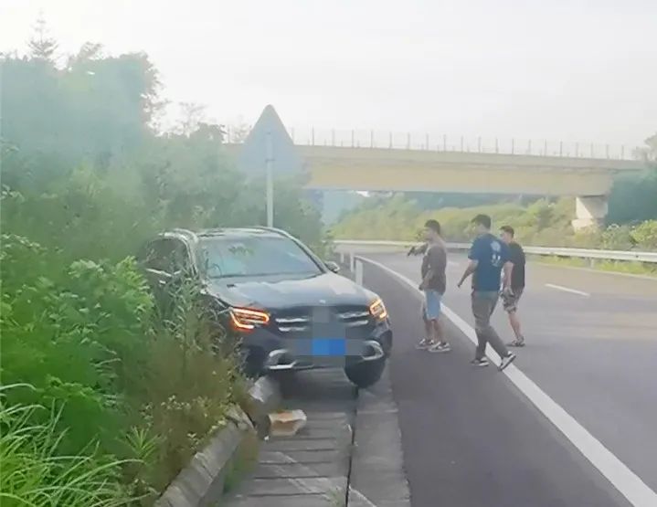 高速逆行、撞警车、喝农药,犯案后,男子亡命逃窜!桂林警方一路追捕到贵州,发现:嫌犯背后还有更大的秘密