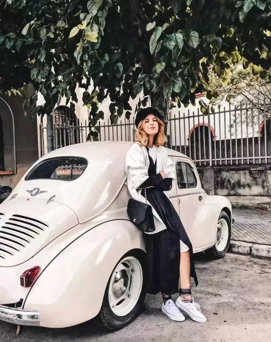 别再露脚踝了今年流行袜子外穿,露脚踝已经过时了