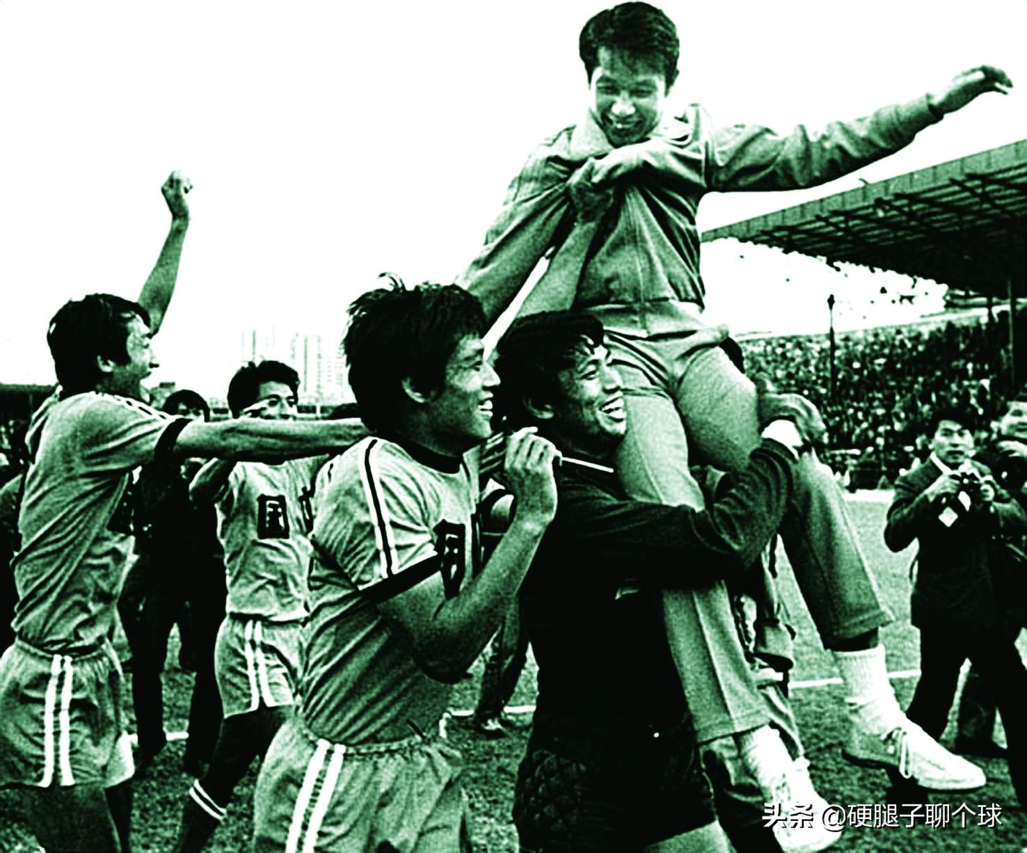 历任国足主教练谈中国足球,两位前国足主帅