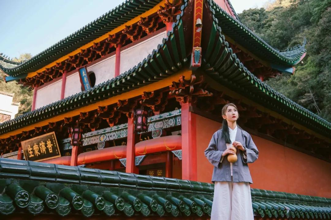 五一山顶云海露营攻略,云海悬崖旅游攻略