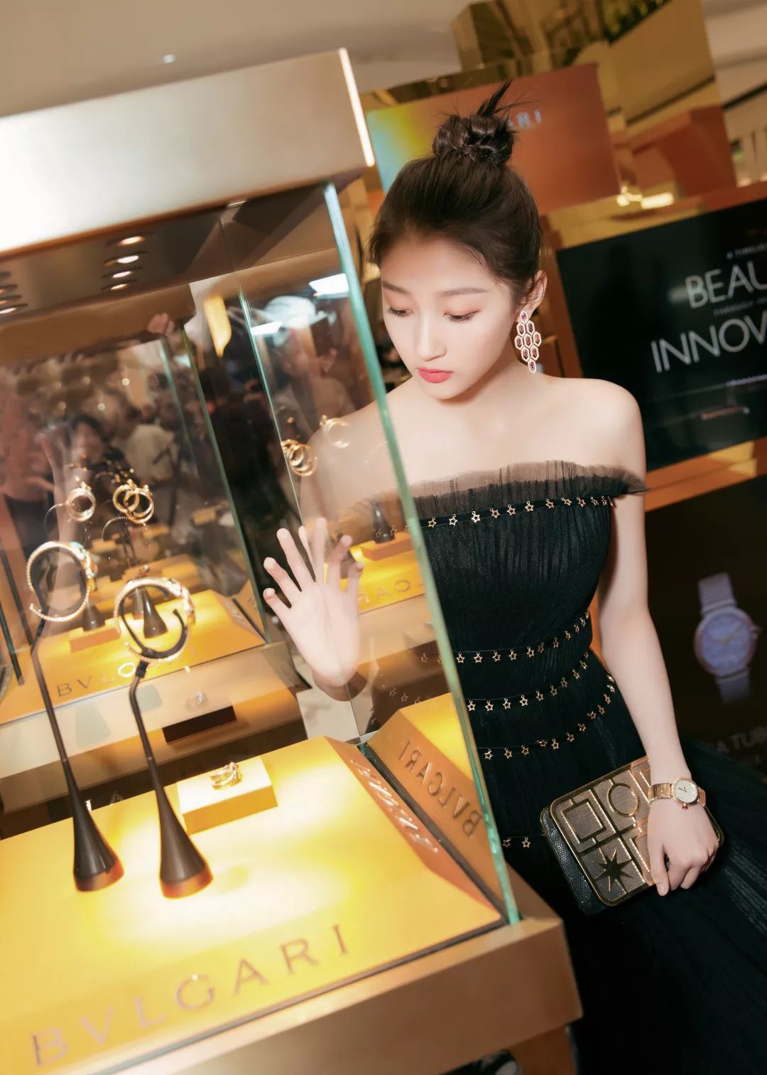 时尚圈今年的流行色,今年时尚趋势流行色