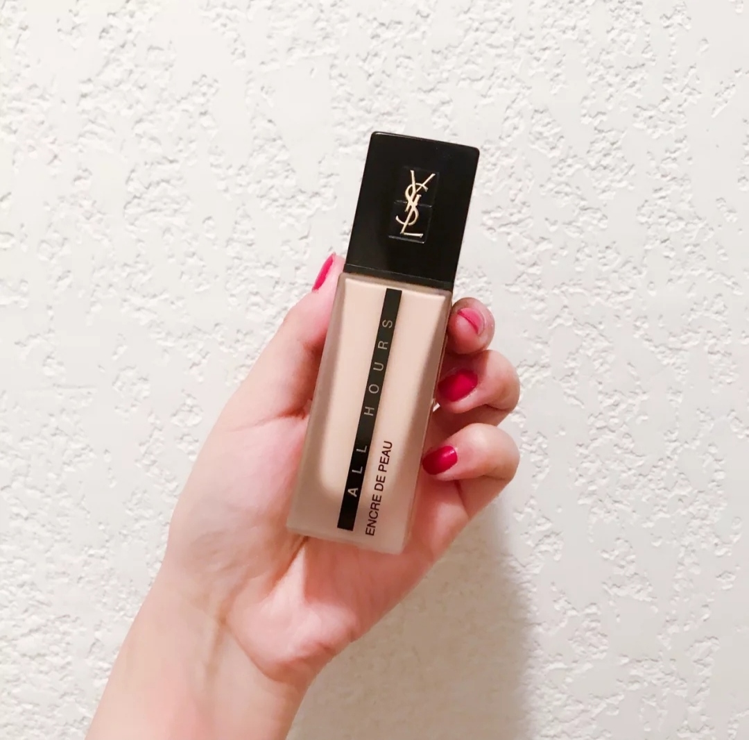 热门粉底液分享，迪奥水润，圣罗兰轻薄不卡粉，NARS抗氧化效果好