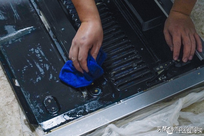 美的油烟机官方专业清洗,美的专业油烟机清洗全过程