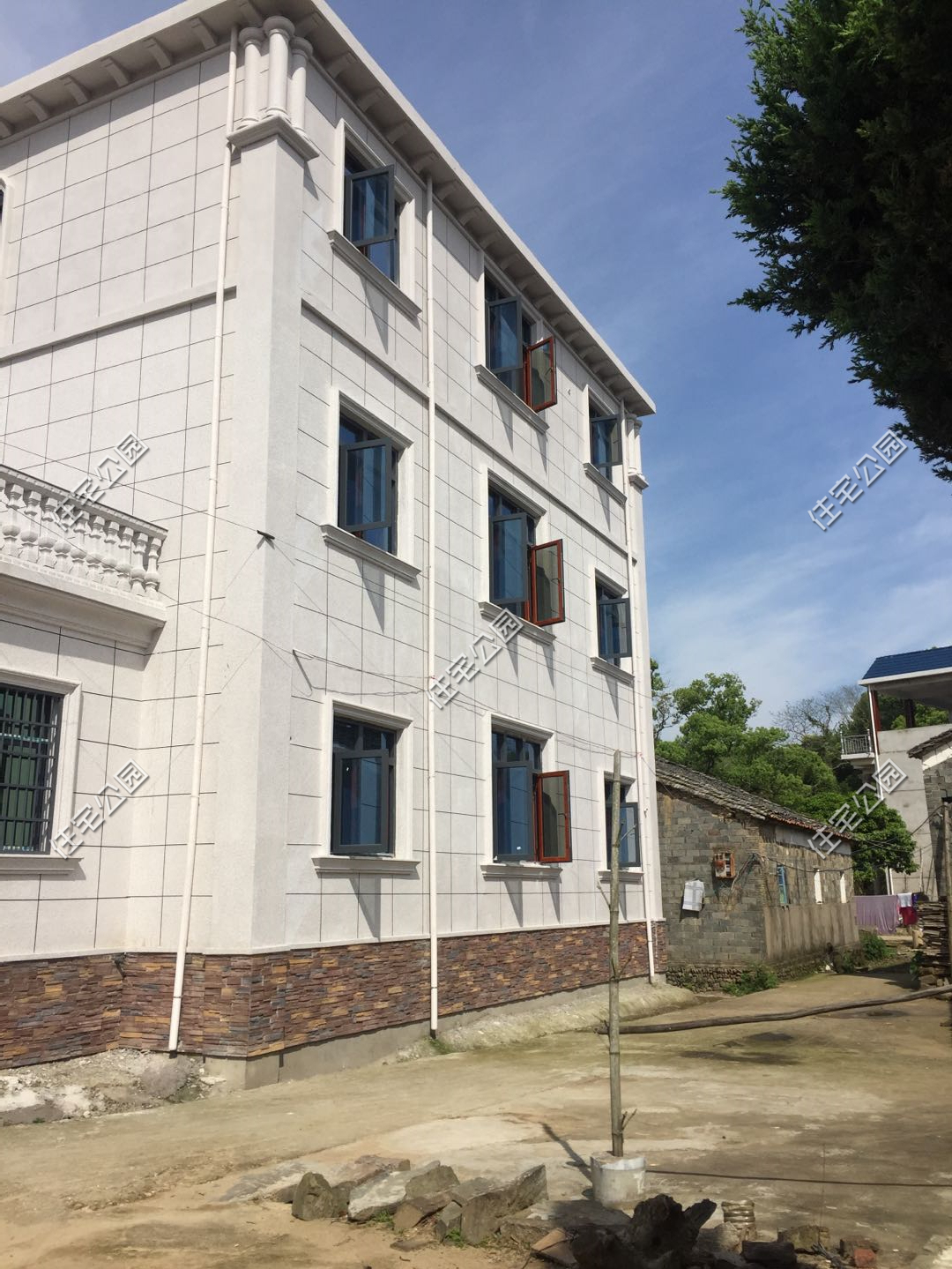 江西三层别墅,江西农村两层半自建房需要多少钱