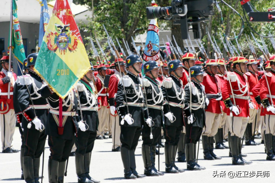 德国钢盔全史,德军钢盔和国军钢盔