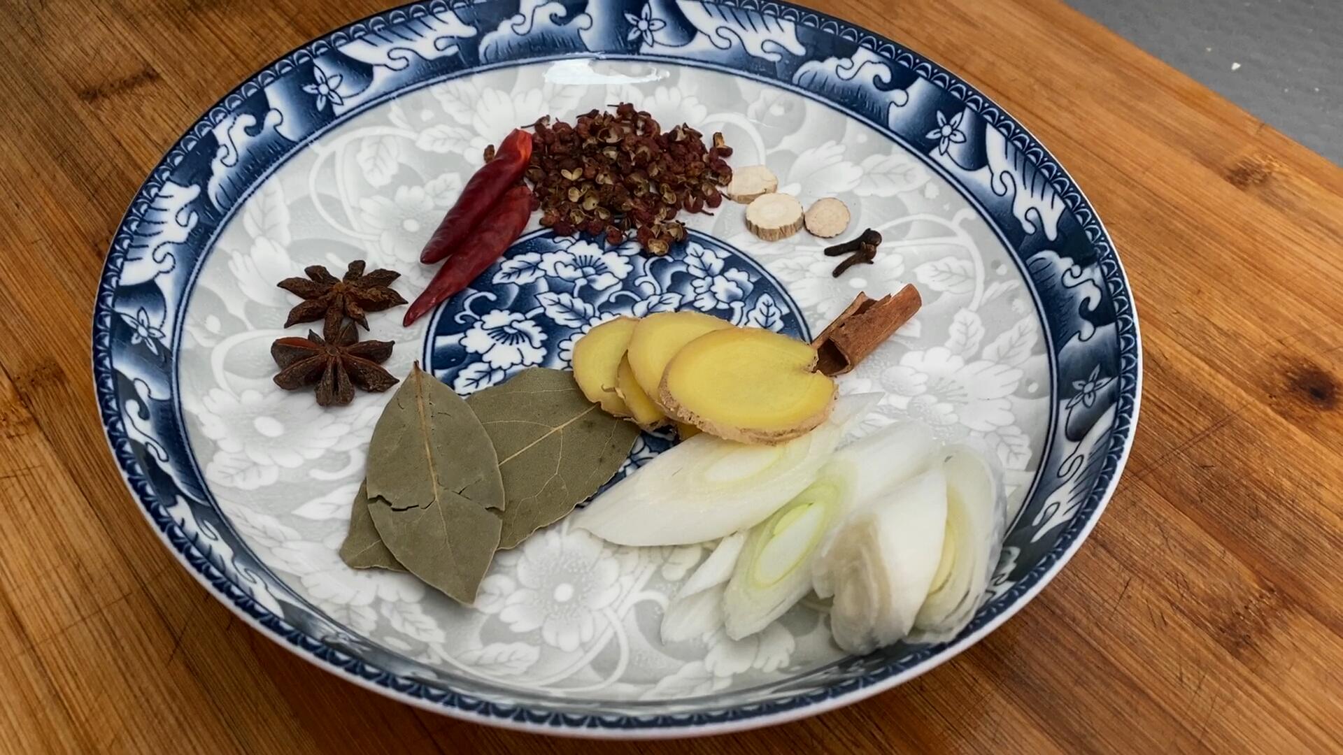 大骨头怎样做才最好吃,大骨头怎么吃法最好吃