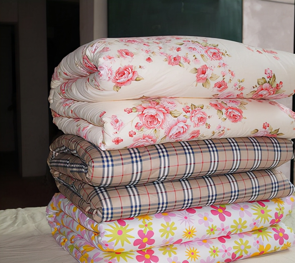 被子不洗不晒怎么杀菌除味,被子很臭又不能洗怎么办