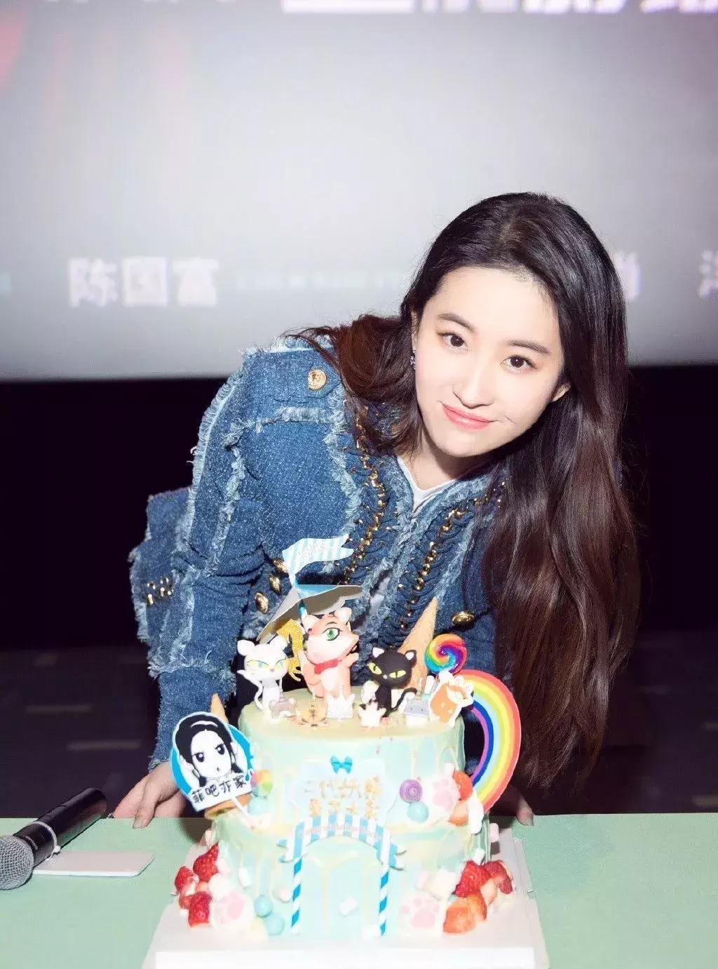 出门头发变卷了怎么办,出门之后头发炸了怎么办