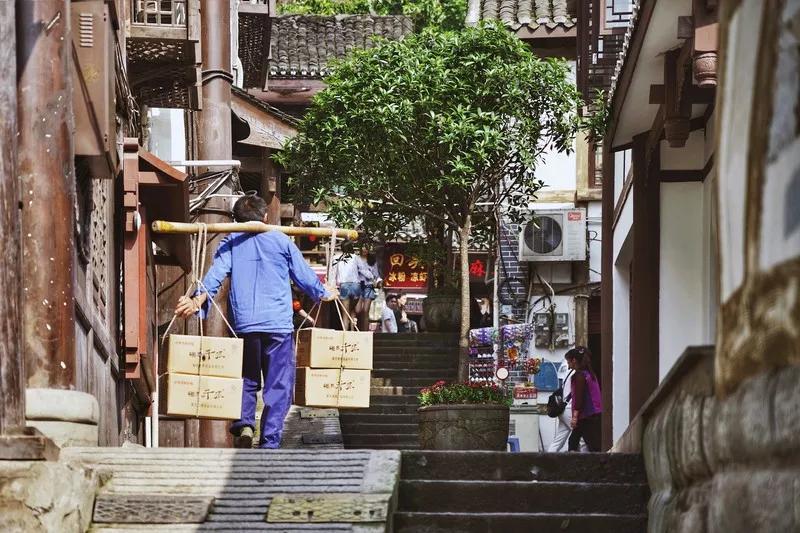 璁╃櫨搴︽棤璇殑闂,璁╃櫨搴﹀穿婧冪殑鐬棿