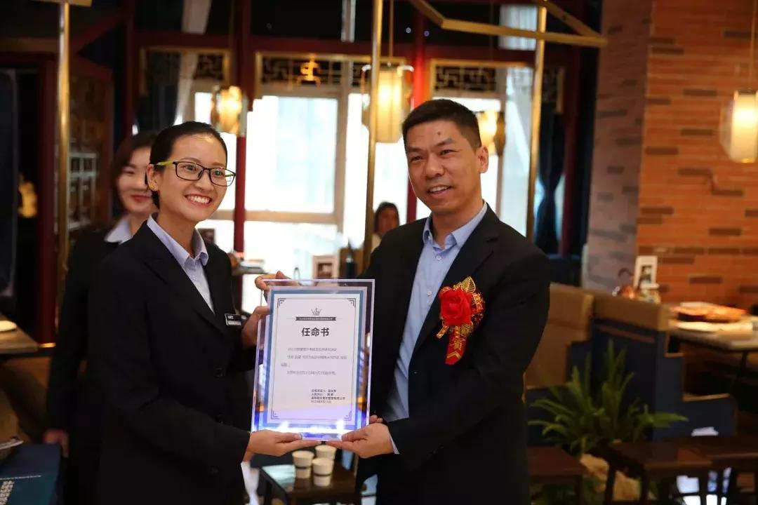 这家店开业人气挤爆长沙悦方，到底是湘菜头牌……