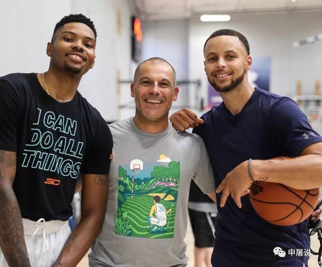 库里和伦纳德单挑谁能赢,勇士对阵猛龙库里上脚球鞋