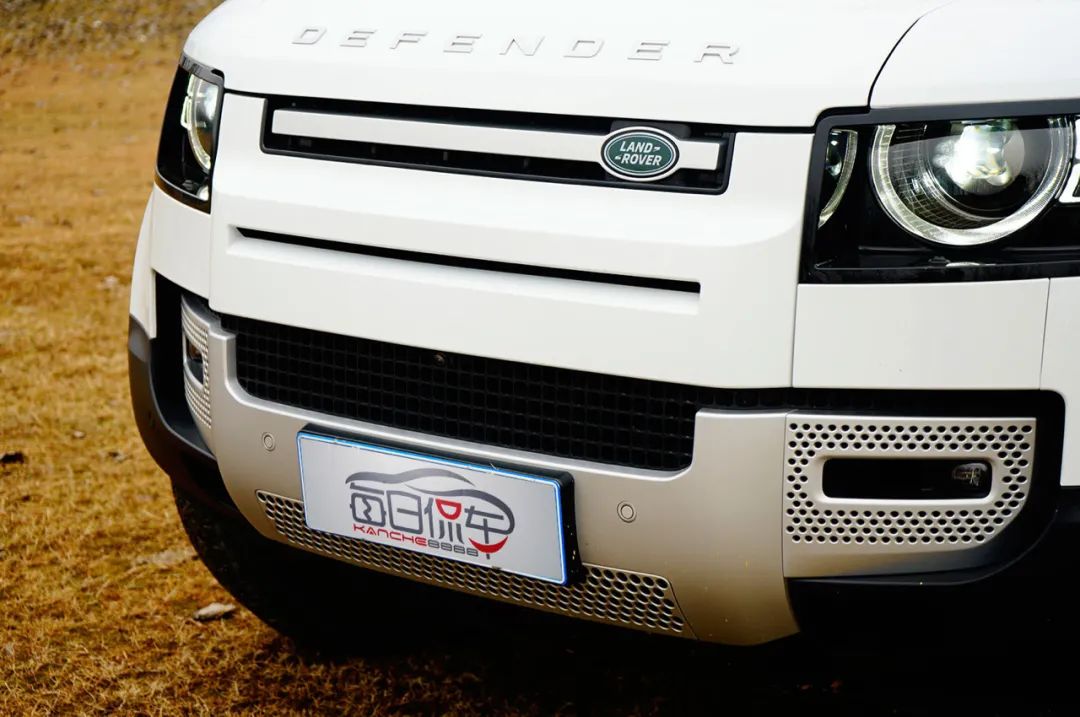 试驾路虎全新卫士,路虎卫士110p400x和暗黑特别版区别