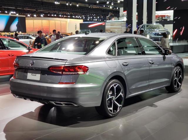 帕萨特有搭载at变速箱的吗,全新一代帕萨特采用怀挡吗