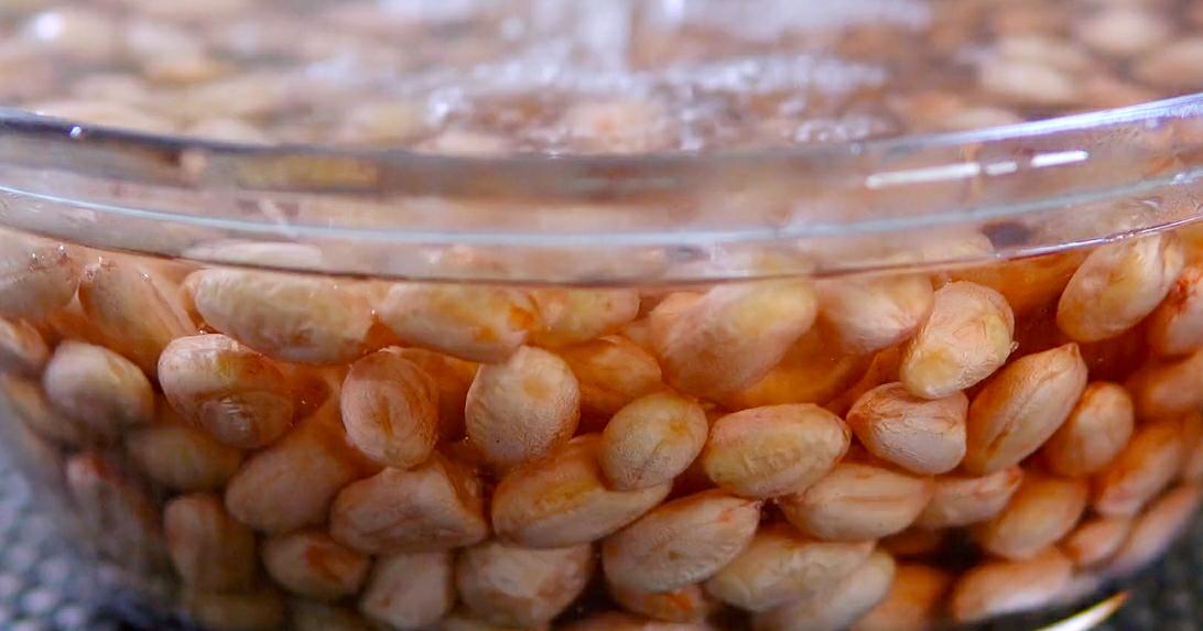 如何用微波炉做盐焗五香花生米,烤箱盐焗五香花生米商用做法