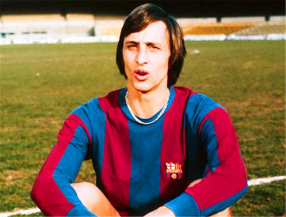 他是足坛最负盛名的老烟枪，参加世界杯所穿的阿迪球衣只有两条杠