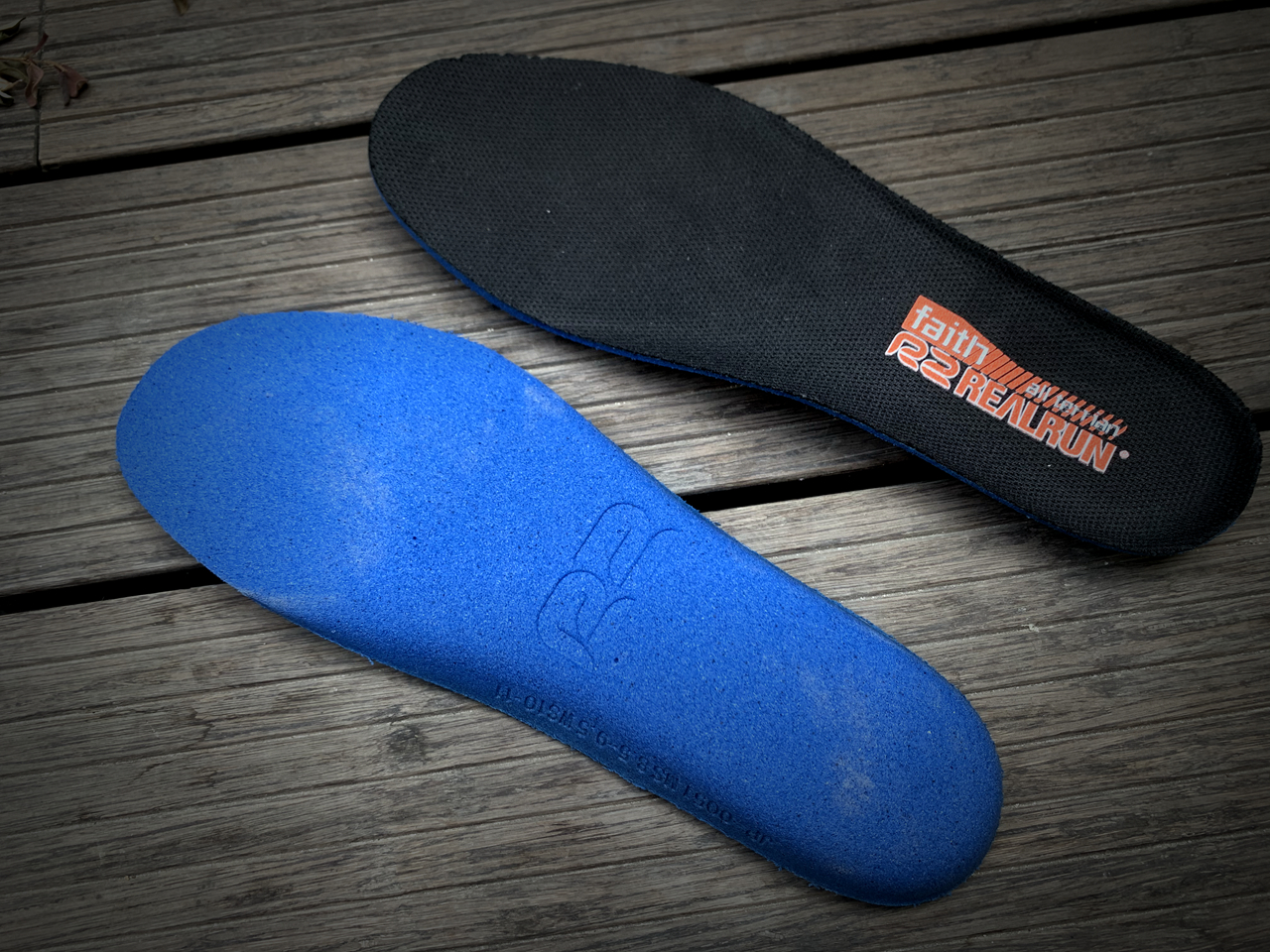 奔跑的Faith-咕咚R2信仰跑步鞋