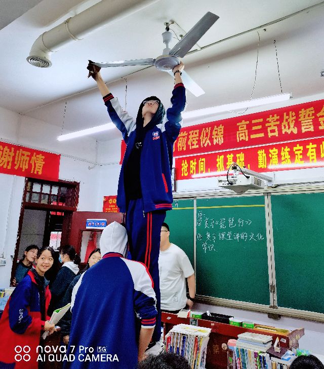 帅哥不仅仅是看的,个个是能干的