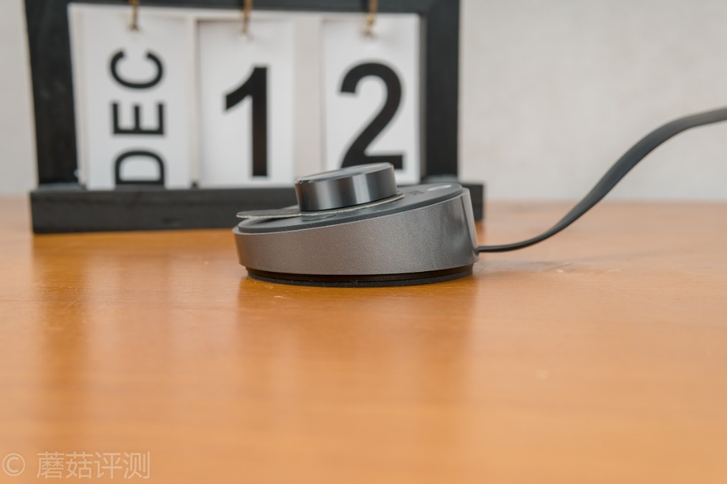 明基screenbar屏幕挂灯效果,明基显示器屏幕挂灯