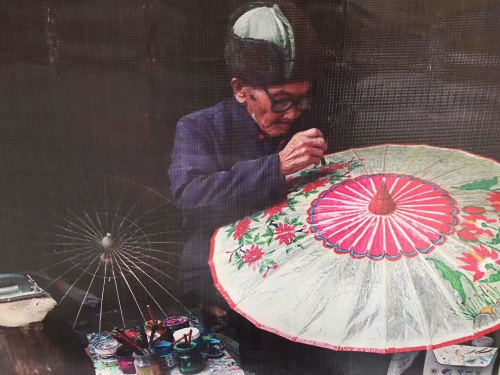 油纸伞最后一个手艺人,油纸伞有名的制作匠人