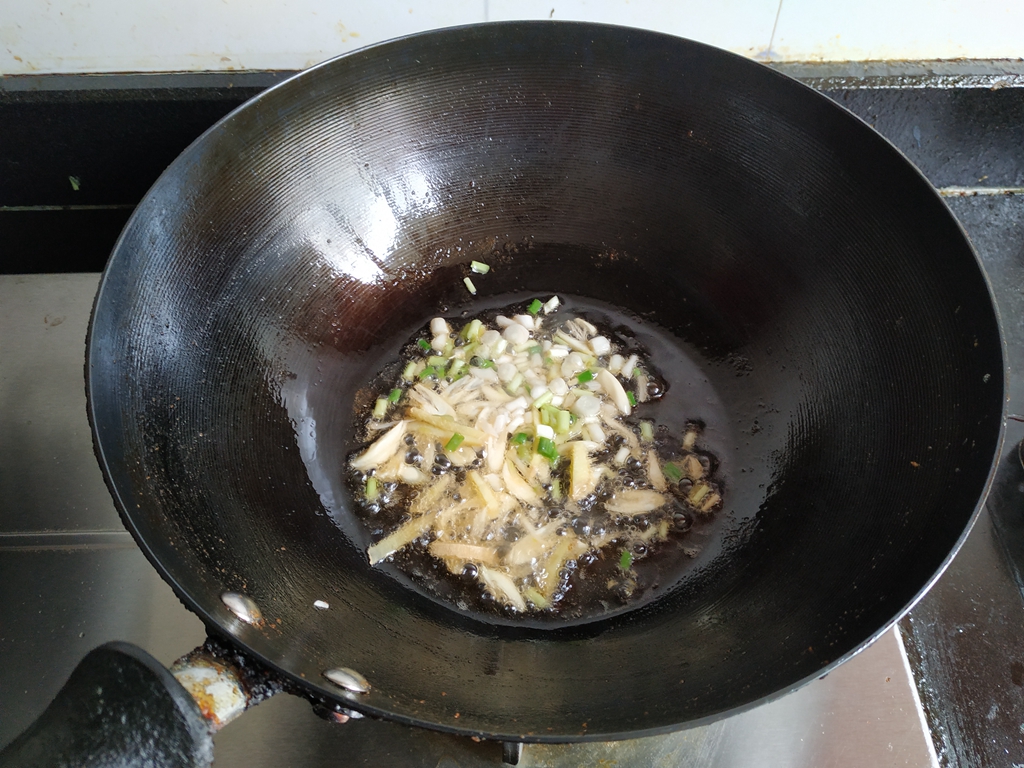 避风塘小海虾怎么做好吃又简单,连云港的海虾怎么做着吃