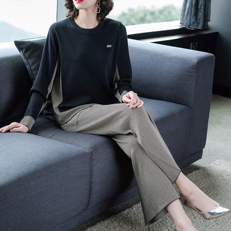 高档时尚显年轻妈妈装,年轻时尚妈妈装套装